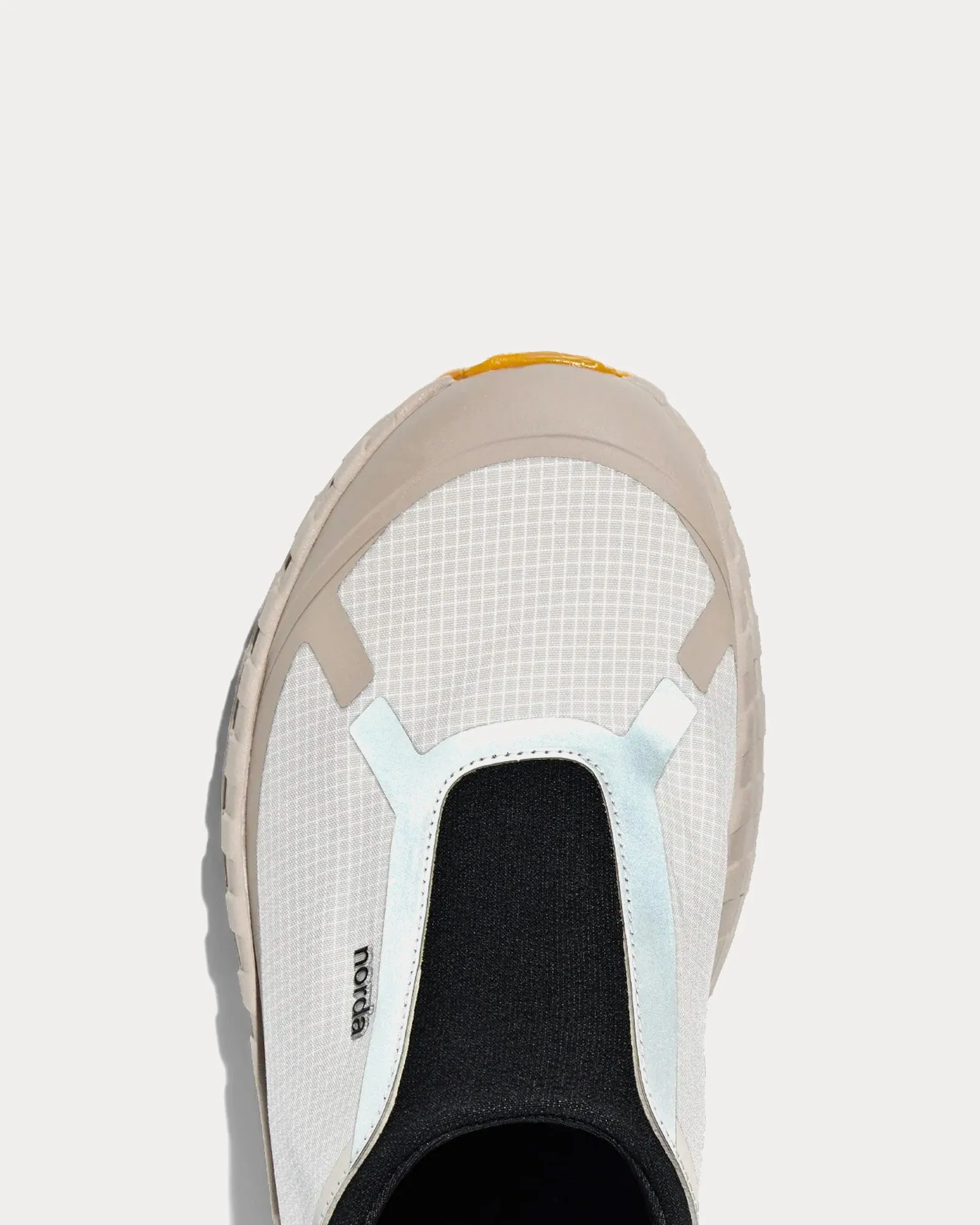 003 W Cinder Running Shoes