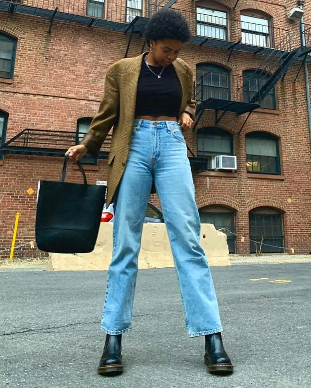 2976 Yellow Stitch Smooth Leather Chelsea Boots - Black Vintage