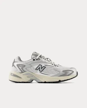 725v1 White / Metallic Silver / Slate Grey Low Top Sneakers
