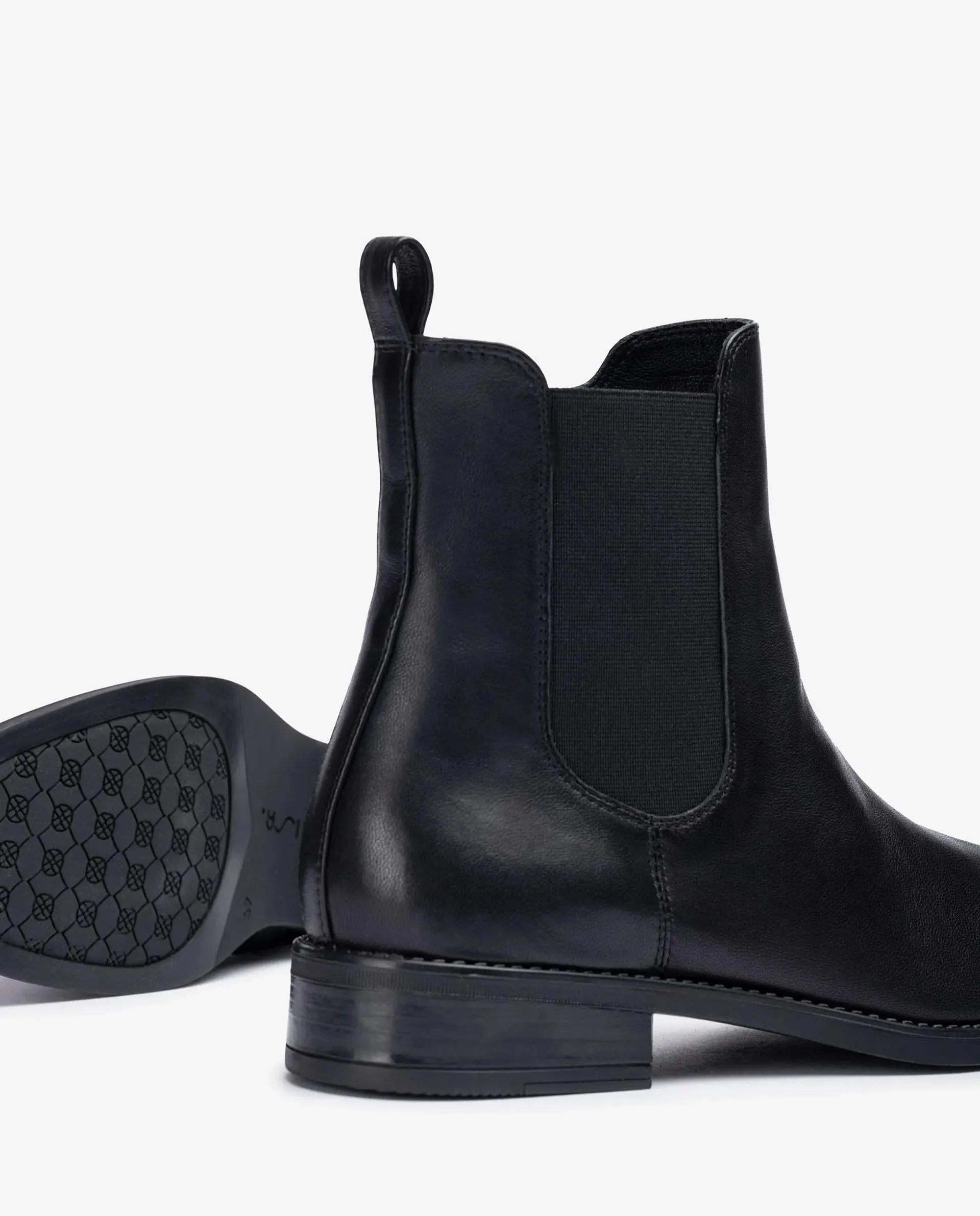 Barty - Black