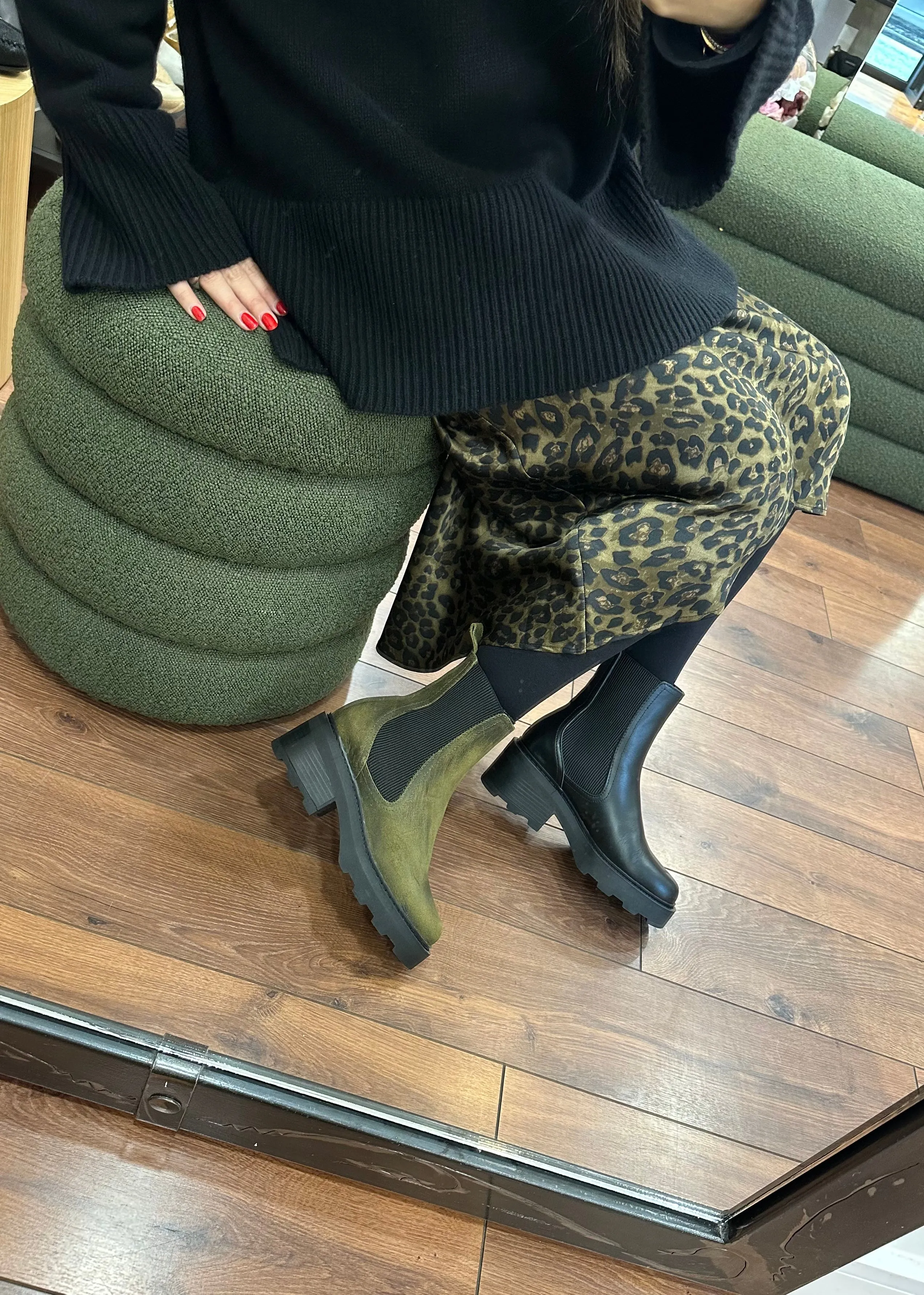 Bottines Mike Chelsea Schmoove black