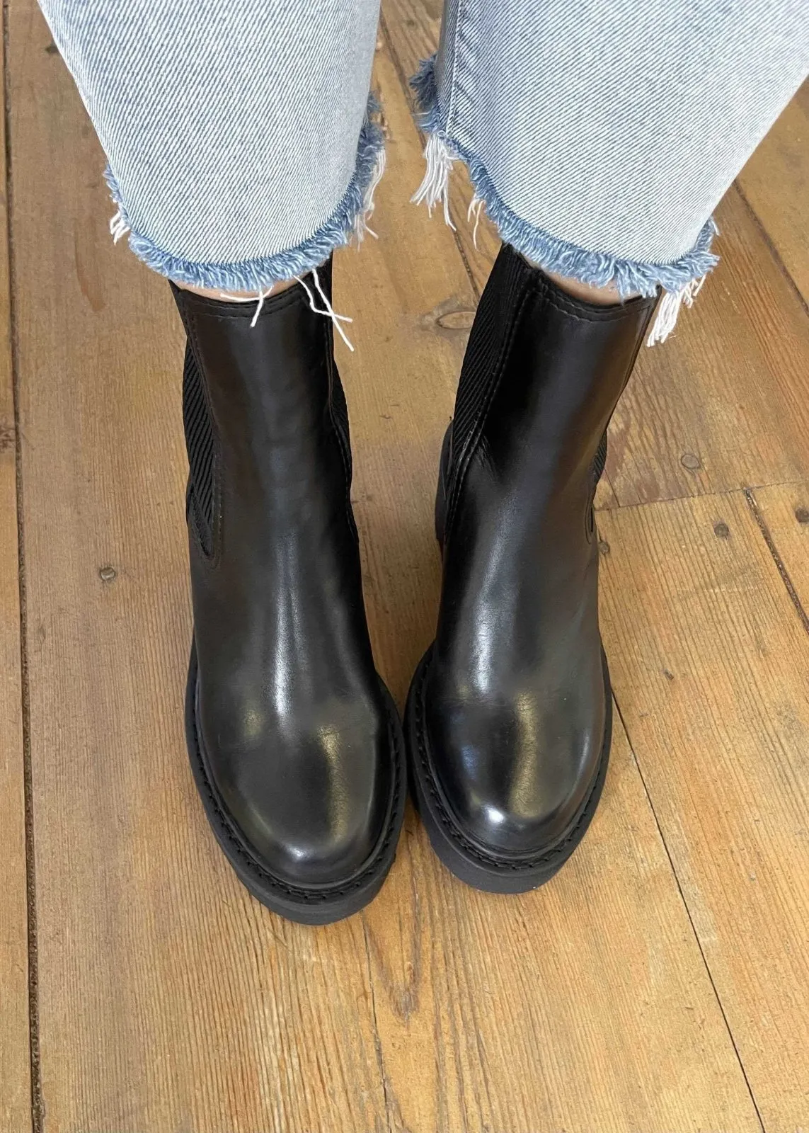 Bottines Mike Chelsea Schmoove black