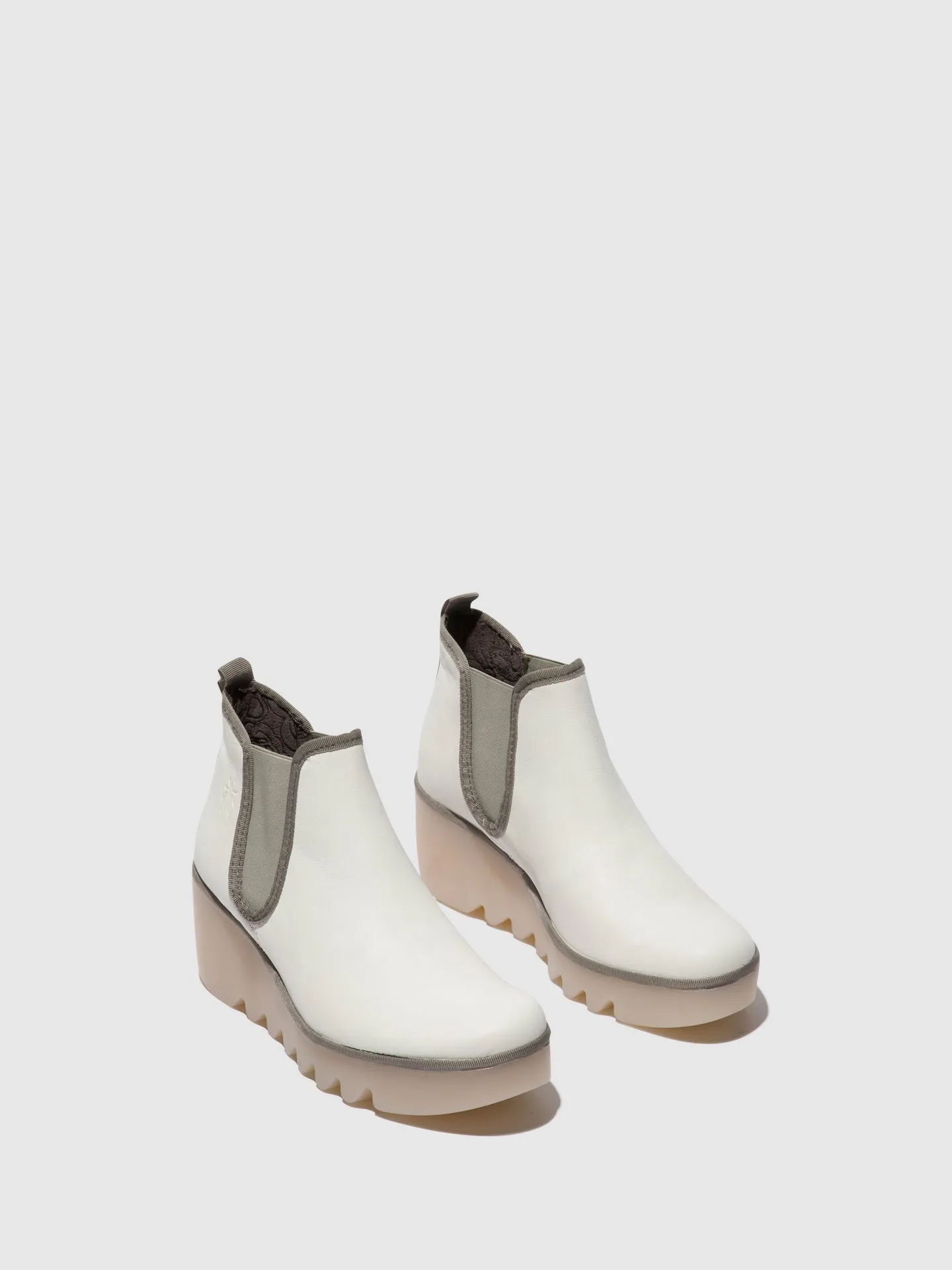 Chelsea Ankle Boots BYNE349FLY WHITE (MILKY SOLE)