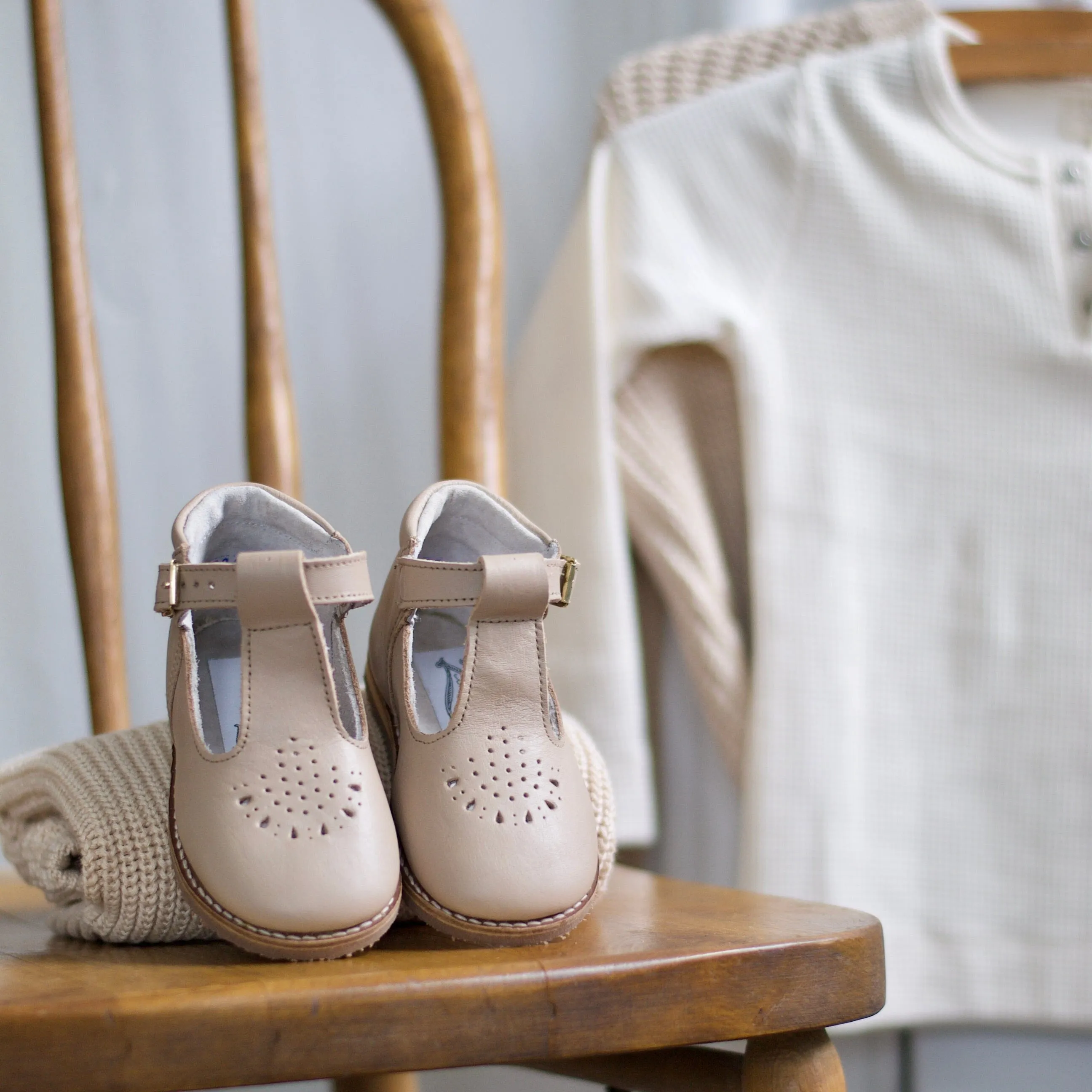 Greta T-Strap | Truffle