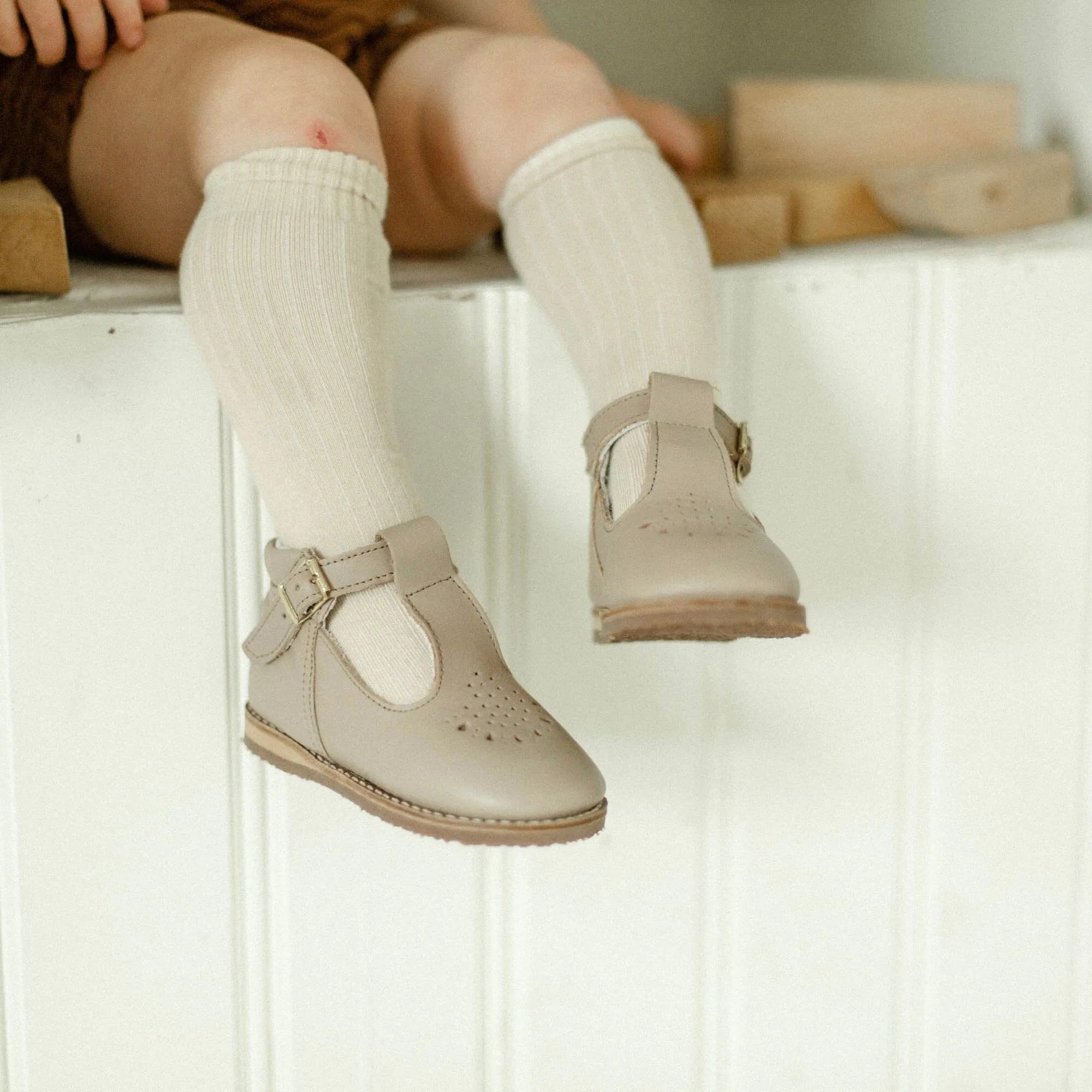 Greta T-Strap | Truffle