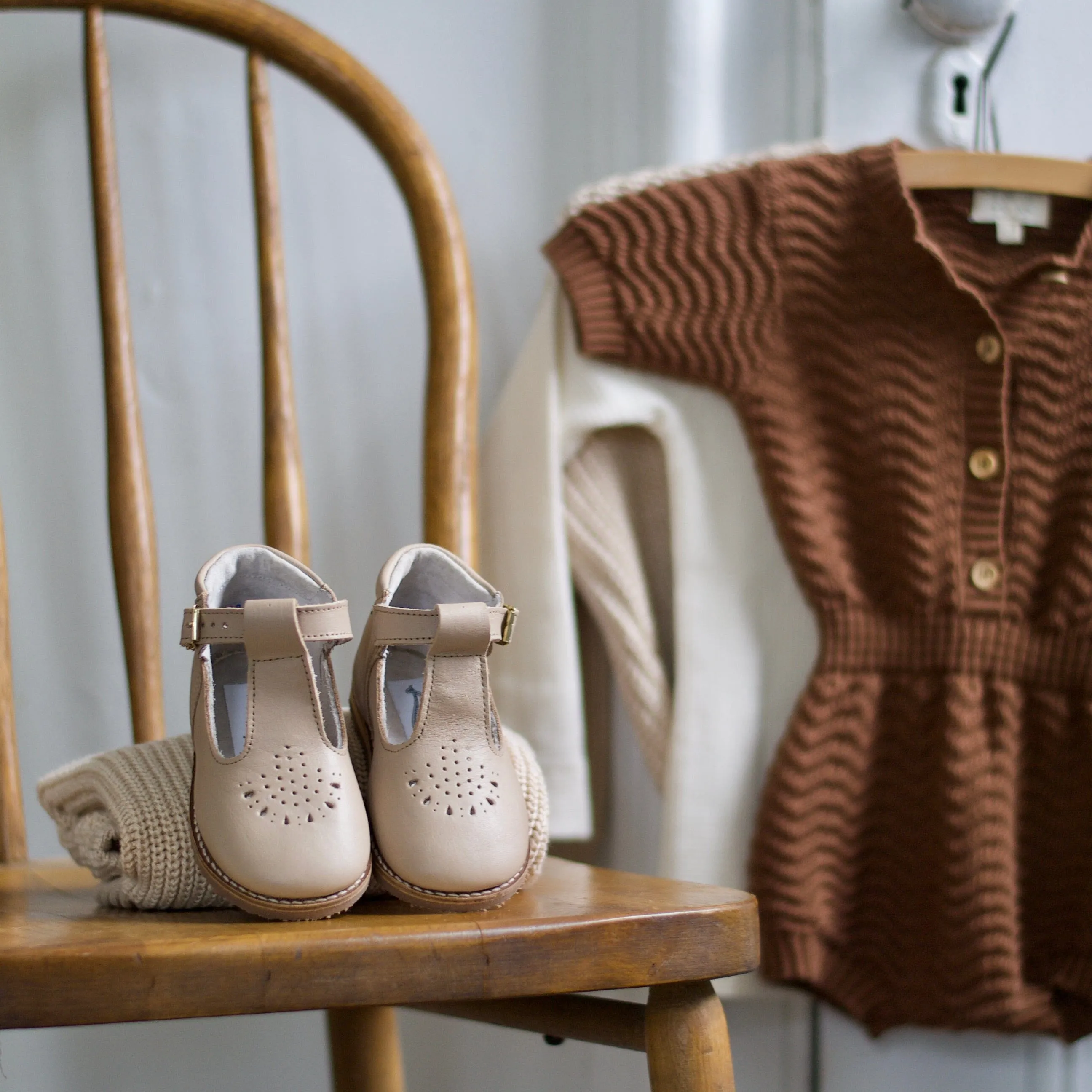 Greta T-Strap | Truffle