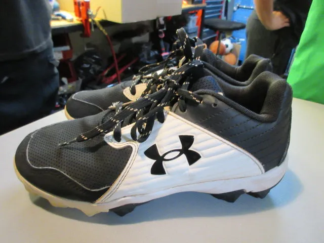 Used Under Armour Leadoff Cleats Size 4.5